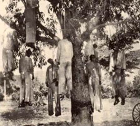 Martyrs hanging from the trees during Mexico’s "Cristero War" // Barruel